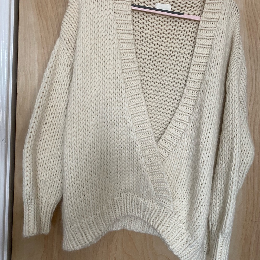 MOTHER V-Neck Chunky Knit Sweater – Ivory, One Size